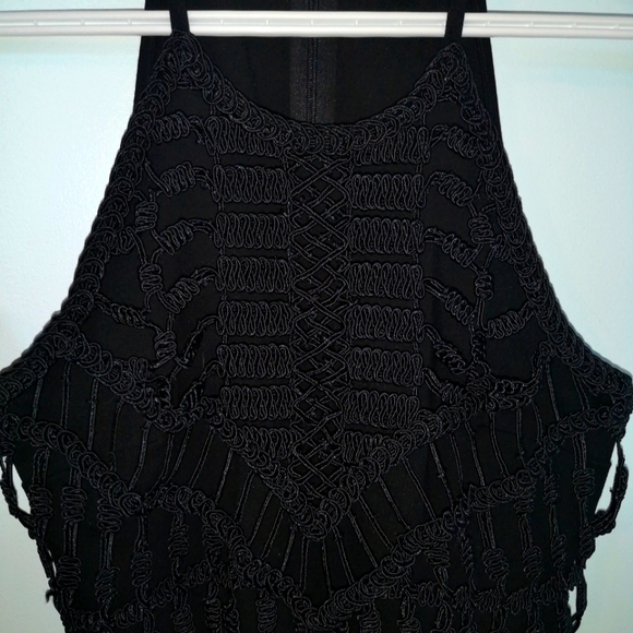 Crochet Style Cropped Top - Picture 2 of 4